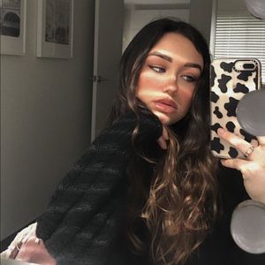 Meet your Posher, Isabella